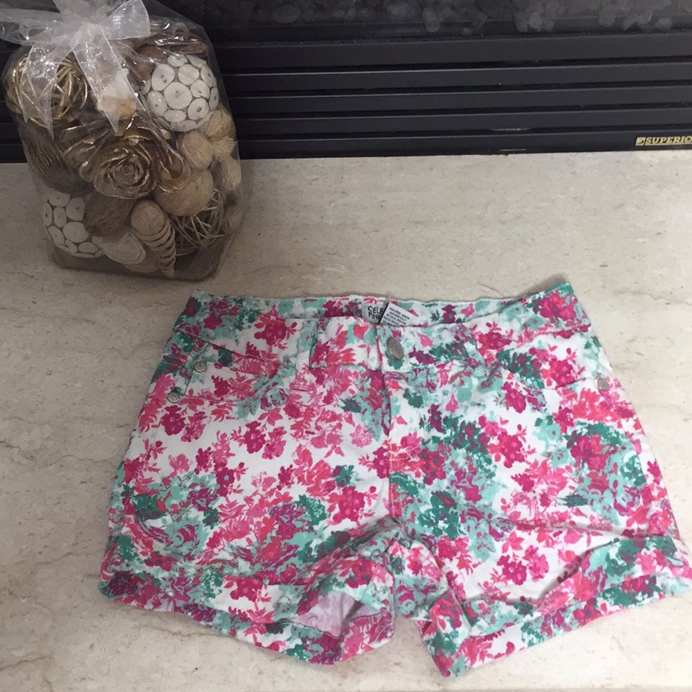 Celebrity Pink Floral Shorts Size 3 Pink & Greens